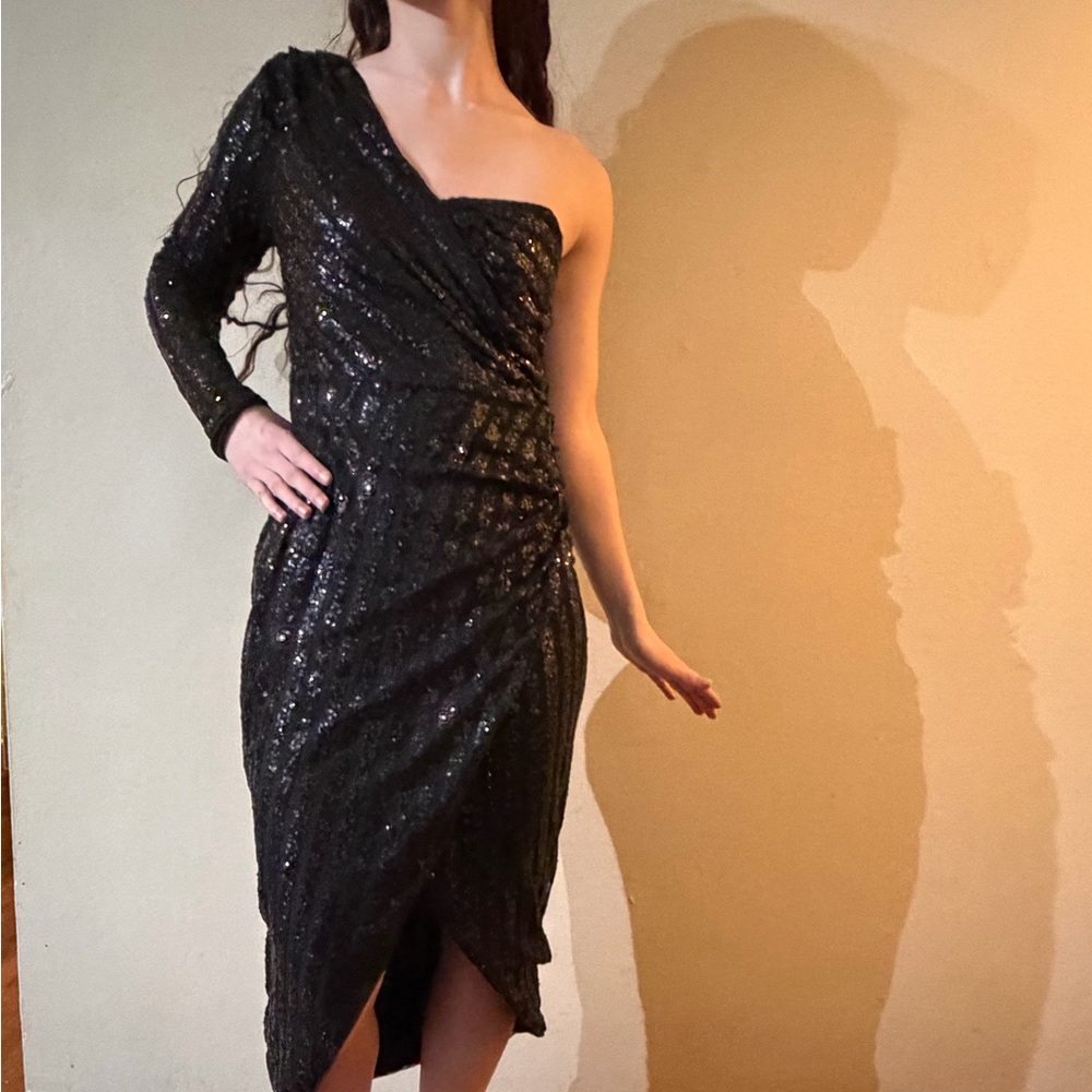 Lulu's One-Shoulder Black Sequin Midi Dress